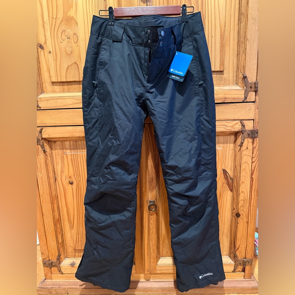 Women’s black Columbia ski pants